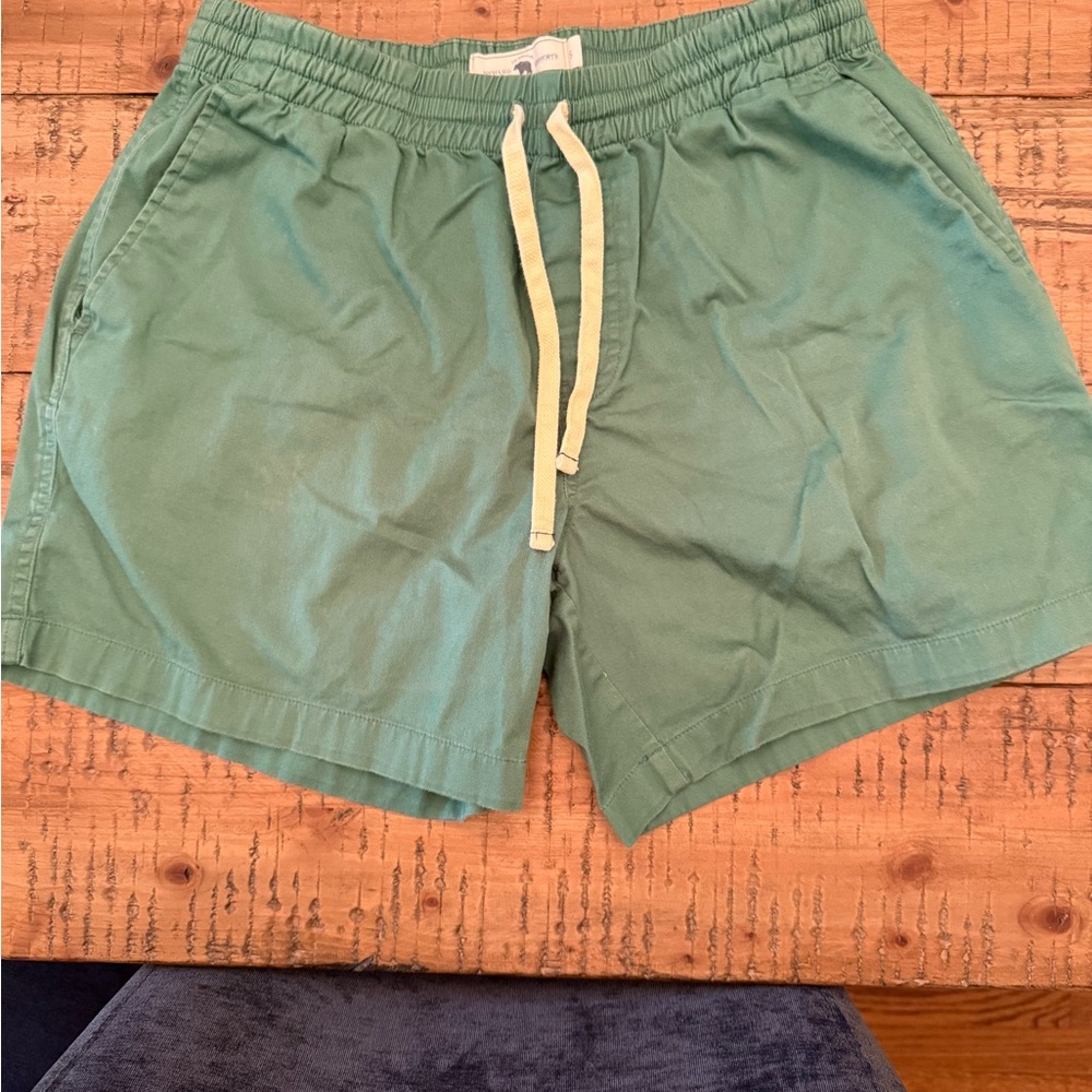 Onward Reserve Shorts; green with elastic waist;